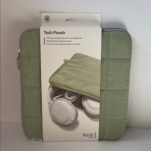 NWT Tech Pouch for Tablets & Accessories.  Sage Green.